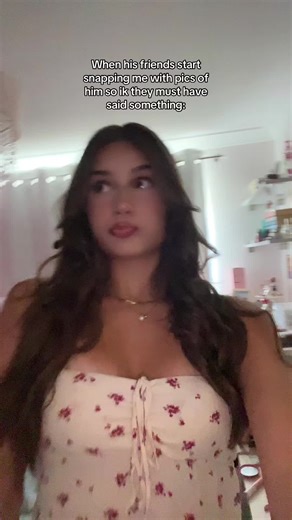 Understanding Friendships Through Social Media Snapshots