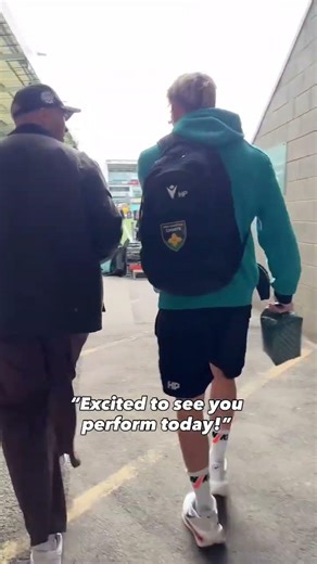 When Henry Pollock saw Simon Zebo pre-game 🤝 #rugby