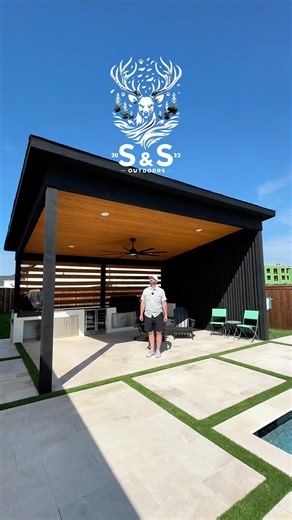 Contemporary structures!! 😅 #outdoorliving #design #construction #backyard #patio