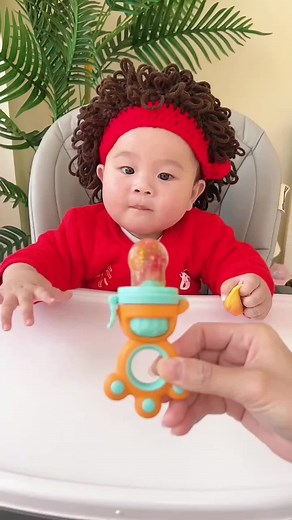 How does your bsby eat solid food?#baby #bayfood