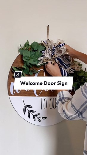 DIY Round Door Hanging Welcome Sign | Easy Wood Sign Craft