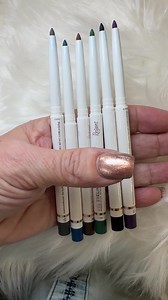 Revant Cosmetics Eyeliner is my FAVORITE! The formula is specifically designed for mature skin, so the products are perfect for me and apply beautifully. Below are a few reasons you need to make the switch to Revant: 👁️ Safe formula (hypoallergenic & cruelty-free) ✍️ Easily glides on without tugging skin ⌛ Lasts up to 24 hours 💧 Waterproof & smudge-proof 🎨 Large variety of colors There is a reason Revant has over 200,000 happy customers. Try it for yourself! Shop Now 👉 RevantCosmetics.com | 