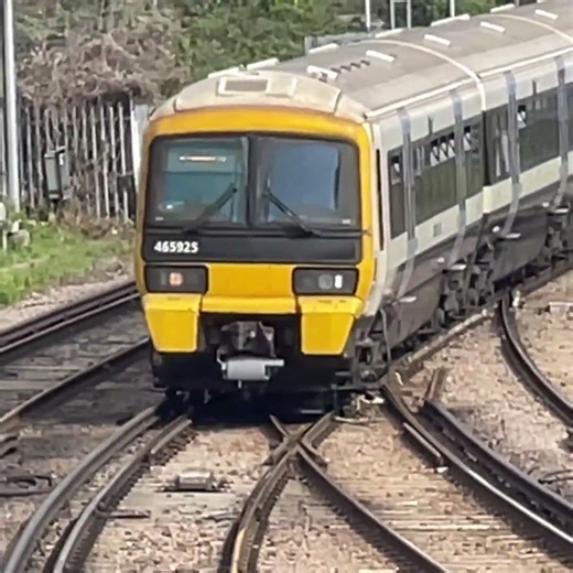 Southeastern Class 465 Train