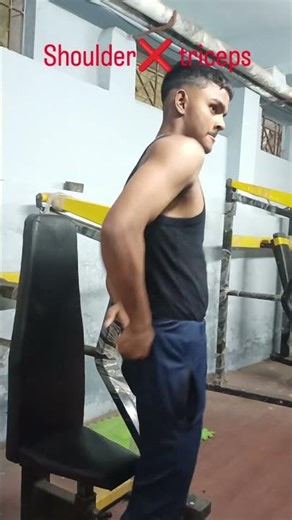 shoulder ❌ triceps... #fitness #motivation #funny #explorefitness #fyp #explore #gym #virelshorts