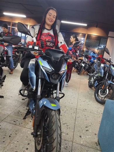 ​¡Oficialmente abiertos! 🚀 La familia Bajaj llegó a Barinas para revolucionar las calles. Desde las guerreras de trabajo hasta la máxima potencia deportiva de la línea Pulsar. 🔥 @Jonathanbiker adventure @BAJAJ BARINAS @BAJAJ MOTOS OFICIAL @pandoraenmoto @Kounahk650 @El Capi @Venezuela fuerzabikerlara @team @TEAMBIKERMARACAIBO🏍️ @TEAM BIKER GUANARE @TEAM BIKER NACIONAL MINT Y JOG @TEAM FÉNIX EL VIGÍA @Team Redimi2 Bikers @NewAdventures Team Bikers @team biker subterraneo @teamvictoriagre🏍️ @t
