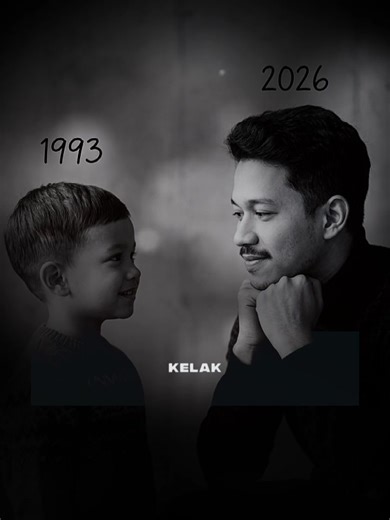 KEDEWASAAN 😔😔😔 Tutorial edit di gemini Al : 1. Buka aplikasi gemini 2. Masukan foto kamu 3. Copy paste Prompt : Using the images I'm going to upload to create a soft, emotional black and white art. Let the formation be as follows: On the left: a child version of me (from a childhood photo) looking with an innocent smile to the right, with 1993 written above it. On the right: A present version of me (from a recent photo) sits with her hands under her chin and looks at the child with a calm smi