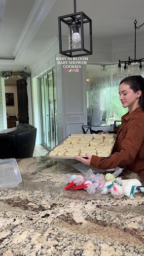 Baby in Bloom Cookie Decorating Tutorial