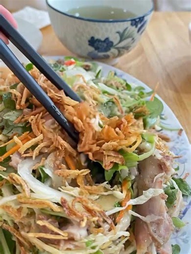 Cơm Gà Gỏi Rau Càng Cua Hấp Dẫn