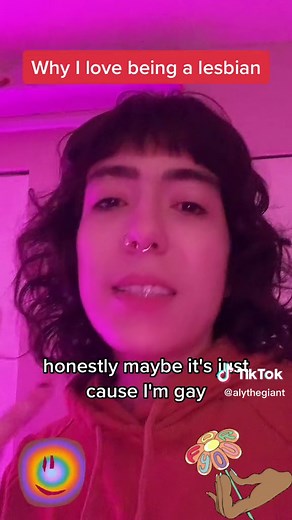 *screaming and shaking fist* LESBIANS‼️‼️‼️‼️‼️‼️ #queertok #lesbiansoftiktok #lesbiandating #romance #queerlove #wlw #sapphic