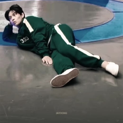 l​ love​333 . . . . #333​#สาวevade #evade #yurei #จิ้งจอก #รักชาวมะแง้ว #thefoxelevatorboy #อย่าดราม่านะ #ฟีดดดシ #therian #ขี้เกียจตัดโว้ยยยยยย #ไม่มีคนดูก็จะลง #CapCut