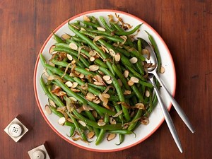 Green Beans with Caramelized Onions and Almonds