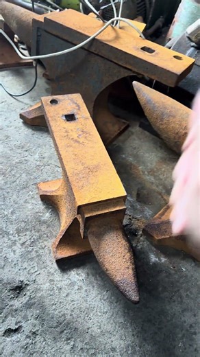 There are cast iron anvils with 100 pounds, 200 pounds and 300 pounds respectively.