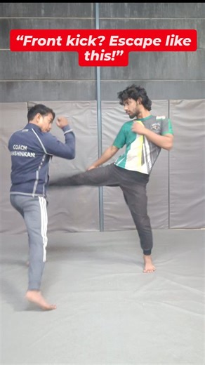 “Smart self-defense — step aside, stay safe 👊” #selfdefense #kickdefense #frontkick #martialarts #protectyourself #streetawareness #sidestep #realitybasedtraining #safetyfirst #womenempowerment #selfdefensereels #learnselfdefense #stayready #survivalskills #instareelsindia #reelsviral #trendingreels | Athar Ali