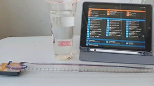 利用phyphox软件观察液体压强和液体深度的关系