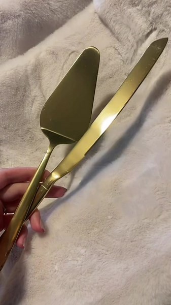 Elegant Gold Wedding Cake Serving Knife Set