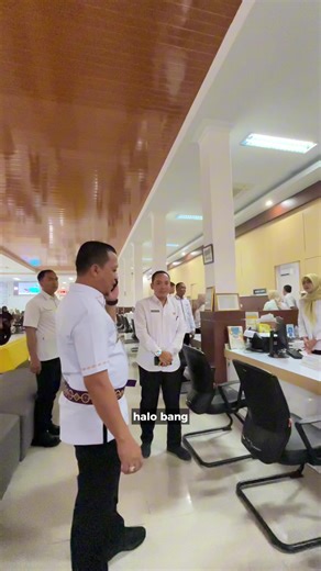Sidak ke Mall Pelayanan Publik untuk memastikan pelayanan berjalan optimal, cepat, dan ramah kepada masyarakat. Pelayanan prima adalah komitmen kita bersama. #bupatipringsewu #masriyantoklangenan #pringsewu #pringsewumakmur