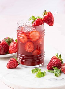 Homemade Strawberry Acai Refresher Recipe