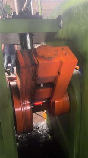 Leaf spring Berlin eye forming