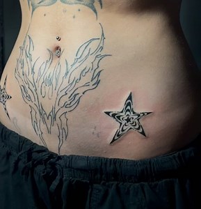 Bltzr on Instagram: "✨ obrigada á @catiediary por esta experiência e que venham muitas muitas mais 💗 - - - - #tattoos #tattoo #tatuagem #tattooartist #femaletattooartists #portugaltattoo"