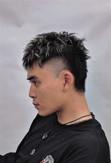 Texture Crop & Fade Men's Haircut Tutorial