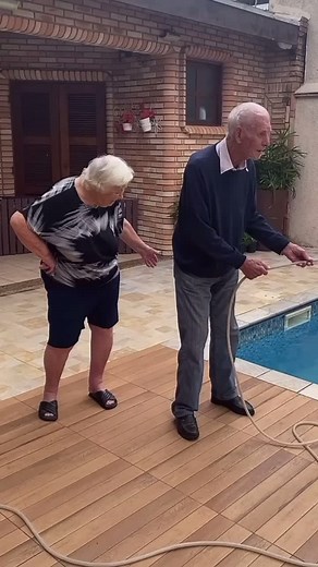 Mirror Challenge TikTok Trend with Justin Timberlake's Mirrors Song