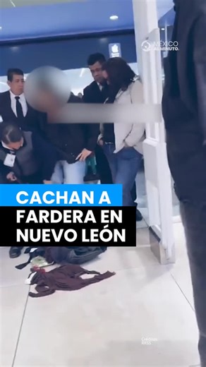 México al Minuto on Instagram: "Atrapada roba*nd0; así fue descubierta una fardera que intentaba llevarse ropa de marca de una popular tienda ubicada en una plaza comercial de San Pedro Garza, en Nuevo León. La mujer utilizó una especie de calentadores en las piernas para introducir los artículos a r0b4*r y luego pasar desapercibida por el ancho del pantalón, hasta que una empleada del negocio se percató de sus actos y pidió ayuda para que la detuvieran. Se desconoce si la mujer fue procesada po