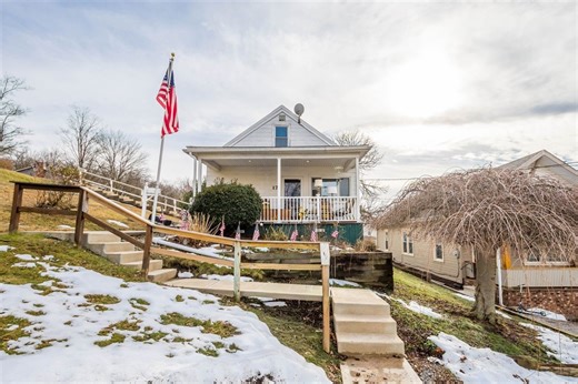 17 Hickory St, Burgettstown Boro, PA 15021 - MLS 1740357 - Coldwell Banker