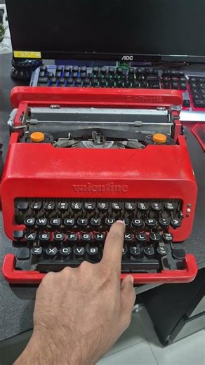 Olivetti Valentine Typewriter 1969 Orange Colour 😍😍 Vintage Typewriter 😍