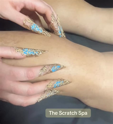 The Scratch Spa on Instagram: "Every touch is intentional. There’s a method to what we do. We’re professionals. And yes—it may look odd because it’s new, but that doesn’t change the fact that it feels incredible and delivers real healing, physically and mentally. • The Scratch Spa • -Full body scratches -Licensed Massage Therapists -Relieves stress/anxiety -Enhances mood -Extreme relaxation -Better blood circulation -Nervous system reset -5-star reviews -3 locations in Arizona -Scottsdale, Peori