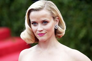 Reese Witherspoon dances it up at Italian wedding in viral clip