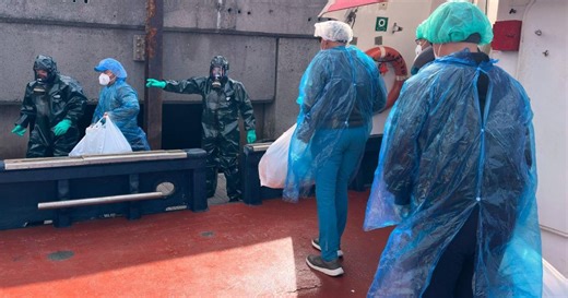 Passengers begin evacuating from hantavirus-hit cruise ship