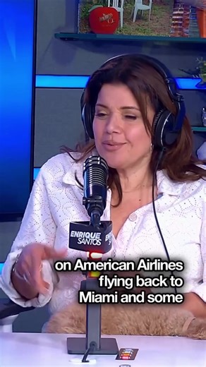 Get @reshare_app • @enriquesantos Hablando con Ana Navarro sobre las críticas y los insultos que recibe en redes sociales, incluso de quienes la llaman “comunista”. Ana responde sin filtros y con su estilo directo. Escucha su nuevo podcast “BLEEP! with Ana Navarro”, con episodios nuevos todos los lunes en la app gratuita de @iHeartRadio 📲 #BLEEPwithAnaNavarro ¡Bienvenida a @myculturapodcasts Ana! 🎙️ ⸻ Talking with #AnaNavarro about the insults and criticism she gets on social media, including 