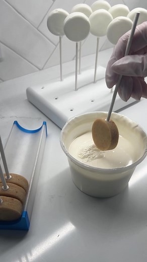 Delicious Brain Cake Pops Tutorial