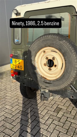 2.6K views · 184 reactions | Gegarandeerd de goedkoopste benzine defender met apk in NL! Land Rover Defender 90, 1986, 2.5 benzine, rhd, nieuwe apk, instappen en rijden maar! #geinigvoorweinig #landroverdefender | Yellow Trading Company | Facebook