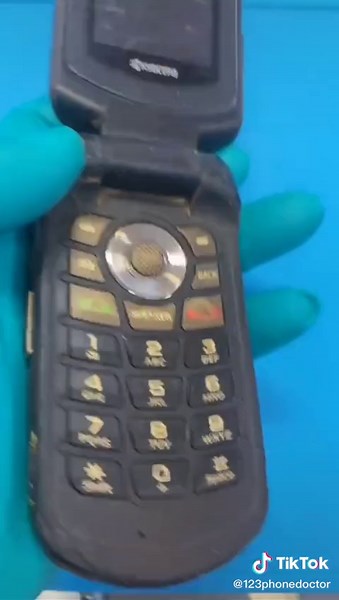 Fixing a Classic Sprint Flip Phone Battery in Fredrick, Maryland