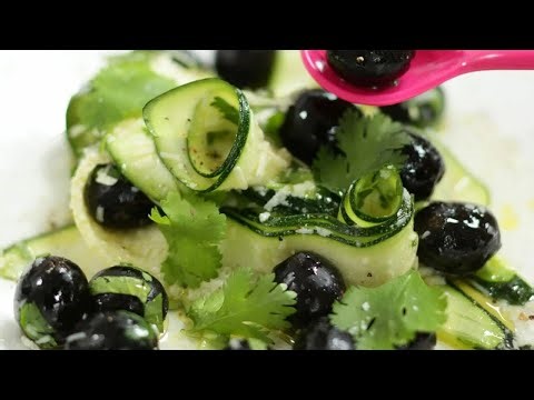 Courgette tagliatelle with olives | Gourmet recipe