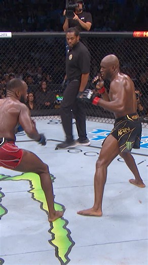 481K views · 4.4K reactions | One of the most unforgettable moments in UFC history 勞 Leon Edwards returns at #UFC304 looking for his 3rd straight welterweight title defense! | UFC | Facebook