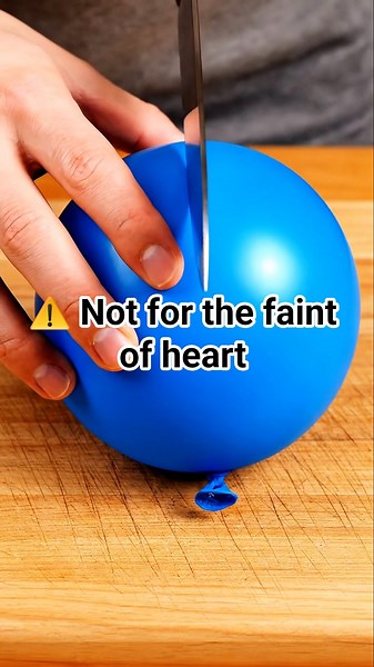 Cutting Blue Balloon 🔪🎈 #balloon #ASMR #aiart