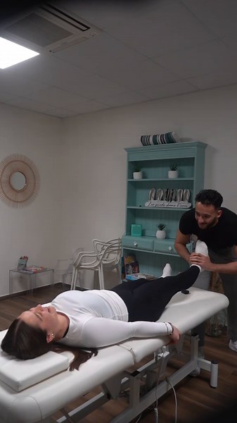 Relaxing ASMR Osteopathy Session with Cracking Bones Sound