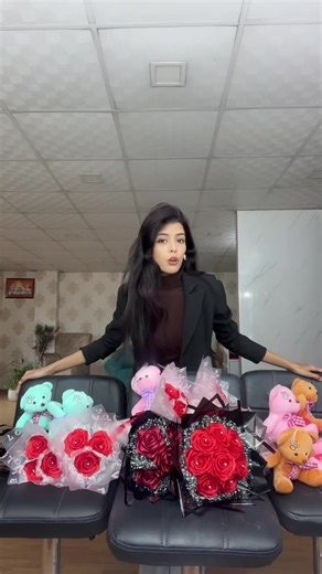 @Raaz this wouldn’t have been possible without you 🫶 Thank you so much everyone for all the love and support 🫶 And sorry to everyone jasko messages Maele reply garna sakina 🥲 #smallbusiness #supportsmallbusiness #trending #florist #happy