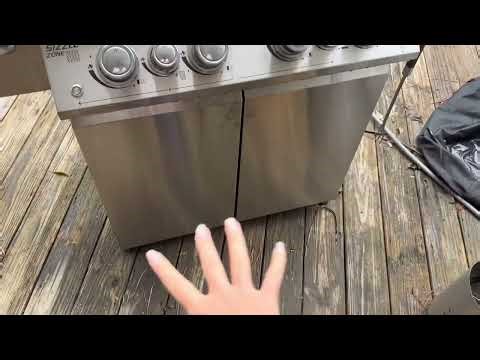 Napoleon Rogue PRO S 525 Propane Gas Grill, The sexiest grill you ever need