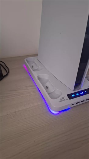 base di ricarica ps5 compatibile con tutti modelli sia con disco è senza con ventole per raffreddamento è led rgb. #ilgeniodelloshop #ps5