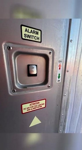 Inside a 20ft Thermo King Refrigerated Container, Layout and Safety Features