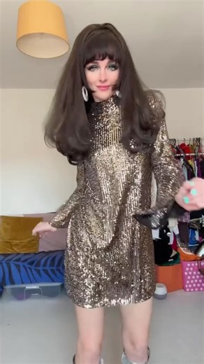 1960s GoGo Dancing 4 Week Online Course starts a week today! Sunday 4 May 💗👢 Want to learn super fun 60s dances, themed routines and get confident for any dancefloor? Come join us! 🌎 📆 Sunday 4 May for 4 weeks ⏰ 7-8pm UK time BST (recordings available if you can’t make the live!) 👯 No previous experience needed 💰 Just £30 for the full course! All info & sign up is in our bio! 💗 Let’s GoGo again groovy community! #60s #1960s #60sfashion #60shair #60sdanceclass | The Meyer Dancers