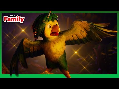 Ollie Transforms into a Javan 🦜 Swapped | Netflix Family
