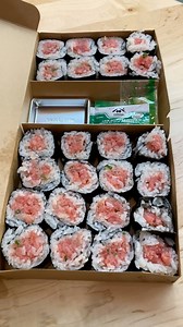 Toro Sushi Rolls made by a Sushi Robot Machine 🤯🍣🔥 | Foody Fetish