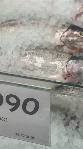 Bolalar/Kiloli/Kiyimlari/Mini/Moda on Instagram: "Shakarchoy deb qpyapti muzni oq qantga o’xshatti shekilig #instagram #minnimoda #model #repost #trendbaby"