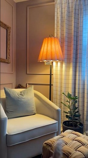 Thrifted floor lamp makeover with spray paint