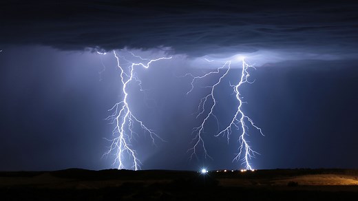 'Superbolts' are real, and they flash up to 1,000 times brighter than regular lightning