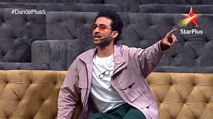 Raghav believes 70 percent men are single because of the Scorpions! He's proving it with facts 😛. #DancePlus5, Tonight at 8pm only on StarPlus and Hotstar: http://bit.ly/DancePlus5 Remo D'souza Raghav Juyal Punit J. Pathak Dharmesh Sir #KarishmaChavan #SureshMukund | StarPlus